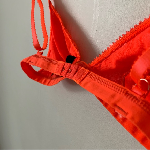 2/$20 Out From Under Solid Sheer Lace Triangle Bralette Blood Orange Size M NWOT - Picture 4 of 6
